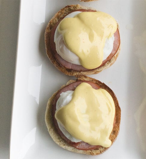 The No-Fuss Guide to Making Eggs Benedict for Your Brunch Pals