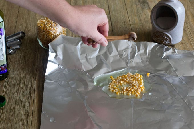 https://thecookful.com/wp-content/uploads/2015/09/How-To-Make-Popcorn-Balls21.jpg