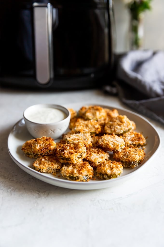 You haven't had the best fried pickles ever until you make these air fryer Fried Pickles (or frickles) at home. They're easy-peasy.