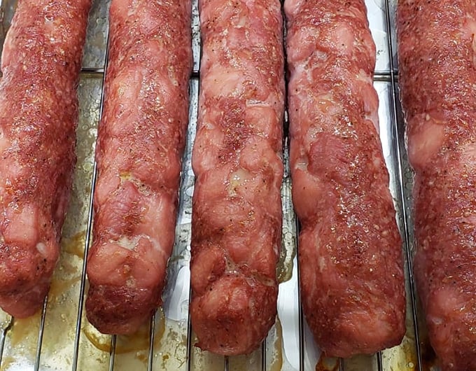 https://thecookful.com/wp-content/uploads/2021/05/kielbasa-without-casing.jpg
