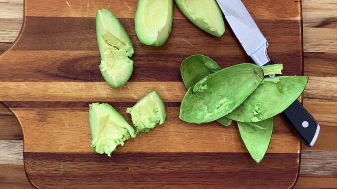 Avocado flesh and peels